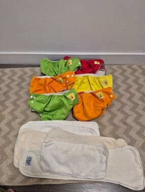 6 x GiggleLife Cloth Diapers and Liners